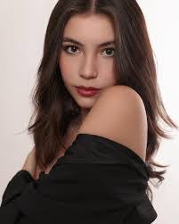 Anisah Moore's Instagram, Twitter & Facebook