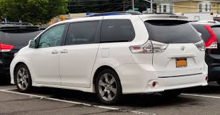 It's also versatile as a cargo mover, with flexible interior configurations for any combination of passengers or cargo. File 2014 Toyota Sienna Se 3 5l Rear 8 23 19 Jpg Wikipedia