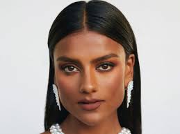 15 biggest 2024 makeup trends to watch out for, according to top makeup  artists