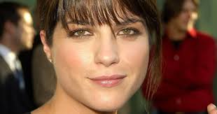 Selma Blair deja ver en un documental cómo vive con esclerosis múltiple