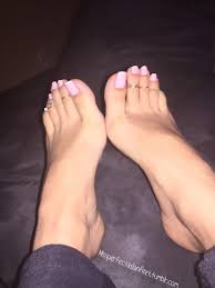 Acrylic Nails For Feet New Expression Nails Acrylic isn't necessarily bad for nails, but it can take a toll on natural nails.