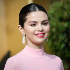 Curls do not always settle as you'd like them to, get extremely voluminous or simply stick out whimsically. Celebrities With Curly Hair Who Rarely Show Their Curls Glamour