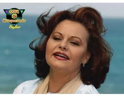 Rocío Dúrcal , nació el 4 de octubre de 1944, en Madrid, España, fue una actriz y cantante . Dúrcal también ha sido bautizada como La Reina de las Rancheras, esto debido
