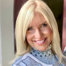 Lavonda Lee's Instagram, Twitter & Facebook