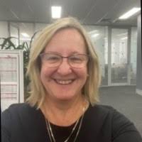 4 "Amanda Vos" profiles