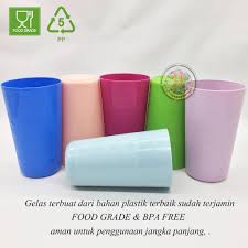 Terbuat dari bahan kaca berkualitas, sehingga aman untuk kesehatan. 12 Pcs Gelas Plastik Minum Termurah 500ml Gelas Plastik Lusinan Satuan Foodgrade Bpa Free Hx A6 Shopee Indonesia
