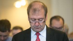 Viktoro Uspaskicho advokatas prašo politiką išteisinti, arba atidėti  bausmės vykdymą