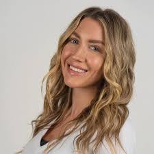 Melissa Staples's Instagram, Twitter & Facebook