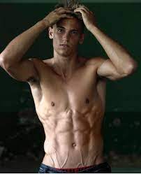 The website contains a statistic about the performance data of the player. Marcos Llorente Lpsg