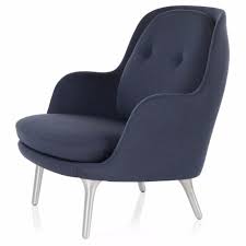 This technology was used under license by the egg chair's manufacturer fritz hansen and then is highly probable that arne jacobsen knew already about it during the design. Fri Armchair By Fritz Hansen