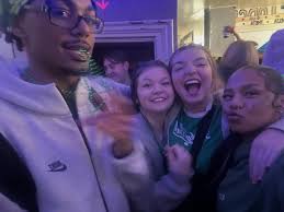 cora lawrence (@coralawrencee) • Instagram photos and videos