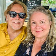 🚨 If you haven't binged The Hunting Wives