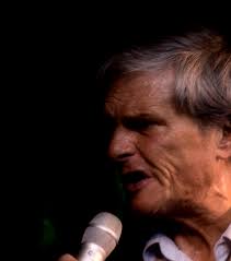 Användningen av utländska original gav honom tillgång till mer invecklade rytmer och melodier. Alf Robertson Wikipedia