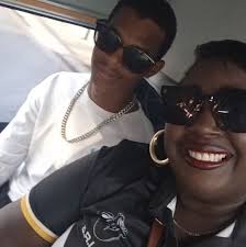 Mi hermano Christian Gómez Tapón y yo nos unimos. Un poquito de mensaje en  estos tiempos, vayan a ver el video completo en youtube Quiero paz Tapon y  Gonin. Gracias mis compitas.