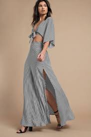 Black And White Striped Maxi Skirt Outfit Ideas Flare By It Stripe Maxi Skirt Striped Maxi Skirts Maxi Skirt Outfits Striped Maxi