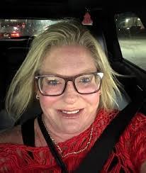 Regina Keating's Instagram, Twitter & Facebook