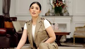 Anindia yandirest ayunda or better known as nindy ayunda (born 10 january 1989) is a singer from indonesia. Nindy Ayunda Kena Pukul Saat Pergoki Suami Selingkuh Okezone Celebrity
