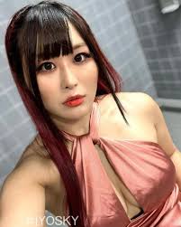 Ray) Yeah, here... I want you to smell this. (Jeff) Hehehe, I'm a fan, but  Audrey hates that game.