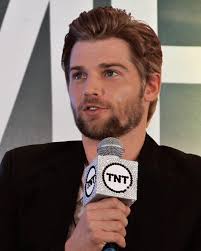 Throw🔙 Mike Vogel attended a Press Conference along with co-stars  Alexander Koch and Mackenzie Lintz to promote “Under The Dome” in Mexico  City. 📸 Unknown 🗒️ November 5, 2013 https://www.instagram.com/mikevogelcom