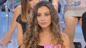 Uomini e Donne, Cristina Ferrara sembrava un po giù: la segnalazione  sulla corteggiatrice