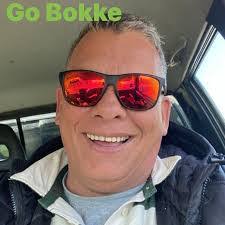 Victor Ford's Instagram, Twitter & Facebook