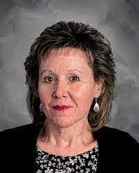 Elizabeth Prohaska's Instagram, Twitter & Facebook