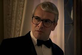 Who plays John Major in The Crown?
