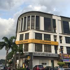 Even though it is possible that the branch staff were infected, you should not panic… they are definitely tracing contacts, which is why it is important to log your movements with mysejahtera, or the physical logbook. Puchong Maybank Services Puchong Co