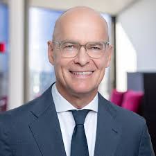 The EU Digital Operational Resilience Act (DORA): top 7 challenges for IT  vendors