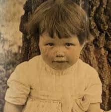 My great aunt, Agnes Lynch, seen here in 1914, shortly before her  accidental death at the hand of a wayward logging truck. Age 4. :  r/RareHistoricalPhotos