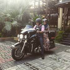 Being pregnant, both sides of the famiy are very happy. Sinopsis Suami Tanpa Cinta Di Astro Ria Nikkhazami Com