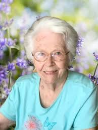 Evelyn Kurz's Instagram, Twitter & Facebook