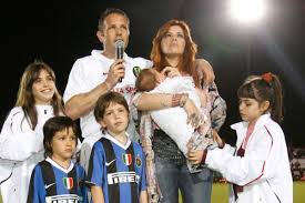 Contact sinisa mihajlovic on messenger. Sinisa Mihajlovic Godiste