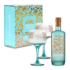 Pin By Jeroen Adriaanse On Bottle Design In 2021 Gin Gifts Gin Whisky Shop