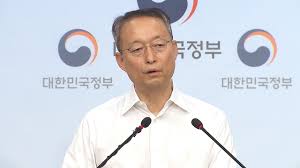 에너지정책에 매몰되어 산업정책이 미흡했다는 평가를 받으며, 중점을 두고 추진한 에너지정책 역시 논란에 휘말렸다. 3ksz7ozv2l14em