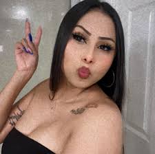 Stores in Windsor that sell prom dresses for 13-year-olds