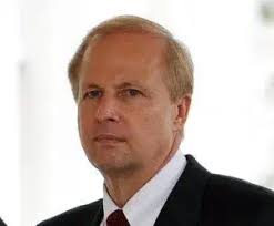 Who Can You Trust? Oil-Spill Edition, Volume 9