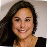 Lisa Martorelli's Instagram, Twitter & Facebook