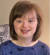 Lea Schultz's Instagram, Twitter & Facebook