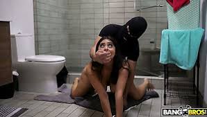 A med student is forced by his traveling salesman dad to cancel a top summer internship and look after his hot mom, who's bedridden with a broken leg. Bathroom Porn Videos Sexy Girls Wash And Get Fucked