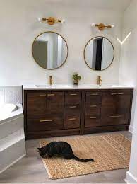 Crisp white mid century eclectic bathroom seems to be crisp as well as elegant looking washroom and this also seems to be very luxurious. 20 Mid Century Modern Bathroom Ideas