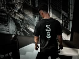 Karena font dapat memberikan ciri khas pada desain. 10 Desain Tulisan Kaos Keren Depan Belakang Tshirtbar