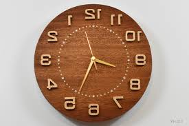 無垢の木の時計はアトリエ１