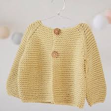This easy knit baby sweater is a great pattern for any beginner, as it uses basic garter stitch throughout. Baby Sweater Knitting Pattern Jumper Basic Baby Cardigan Toddler Sweater 3 6 1 Baby Knitting Patterns Patrones Para Tejer Sueter De Punto Ropa Tejida Para Nina