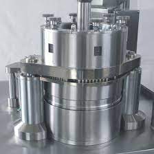 This quality machine allows the user to fill 24 00 size capsules at a time with as much powder as will fit in the longer half. the empty capsules must first be separated and loaded into the base (long half) and into the cover (short half). China Automatic Cbd Commercial Empty 00 000 Capsule Filling Machine Size 0 4 China Commercial Capsule Filling Machine Capsule Filling Machine Size 0