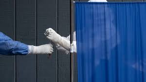 Singapore began a coronavirus vaccination campaign wednesday with a nurse receiving the first jab, making it in china, where the virus emerged, at least one million people. Lesson From Singapore Why We May Need To Think Bigger The New York Times