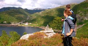 Find and book city tours, helicopter tours, day trips, show tickets, sightseeing day tours, popular activities and things to do in hundreds of destinations worldwide, plus unbiased tour reviews and photos of tours and attractions from thousands of travelers Skavlebotn Rundtur Fra Stordalen Fjellstove Enjoy Ly