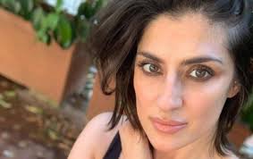 Elisa isoardi (born 27 december 1982) is an italian television host. Elisa Isoardi Chi E Quanto Guadagna La Conduttrice