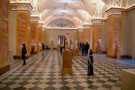 Met zo'n 120 musea, veel theaters en 3 universiteiten is het. De Hermitage In Sint Petersburg Wereldreizigersclub
