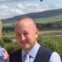 60+ perfiles de «Conn»